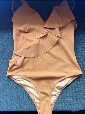 Cupshe Yellow Ruffle V-Neck One-Piece Swimsuit